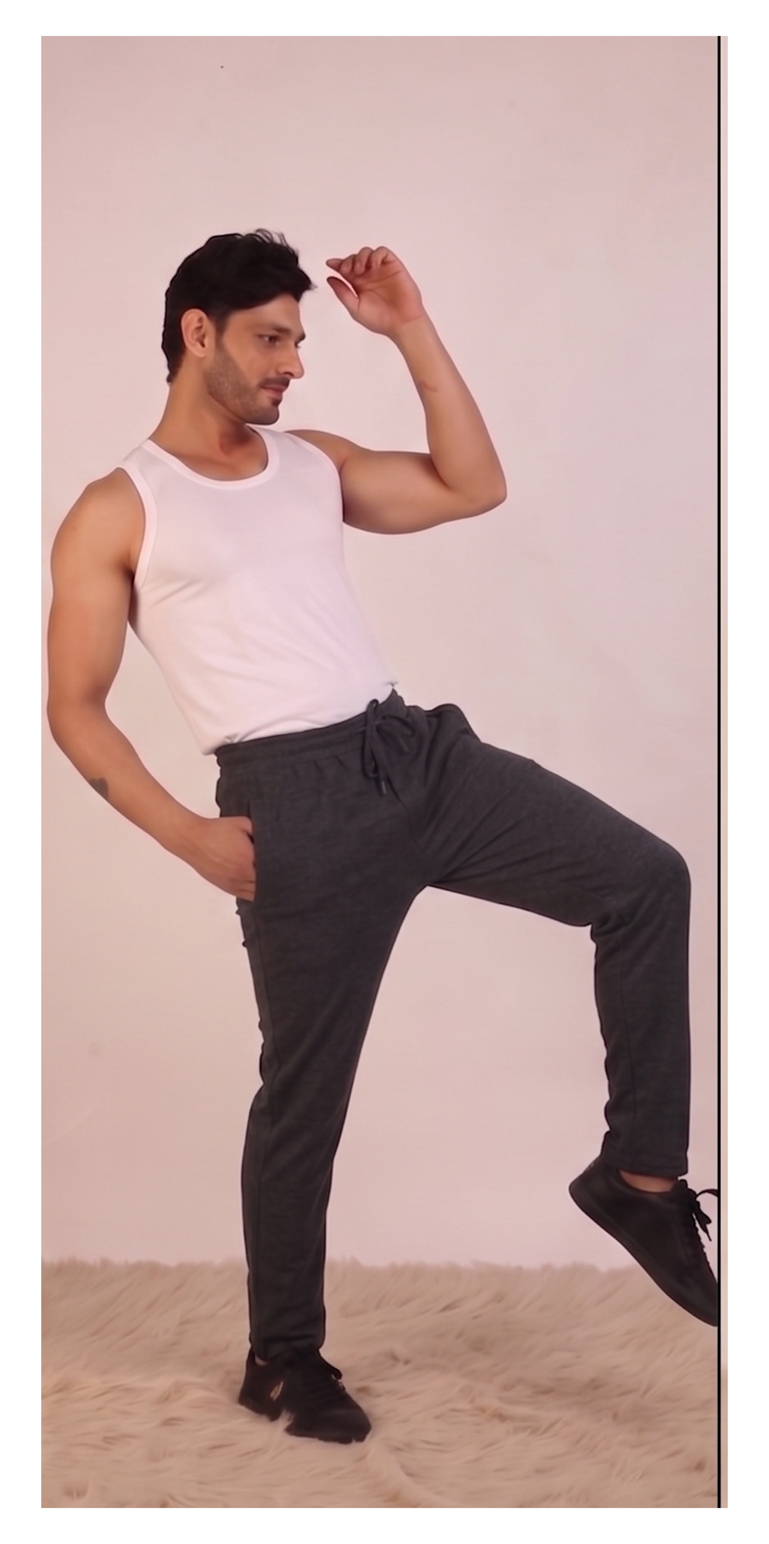 COTTON PANT WITH ZIPPER POCKET